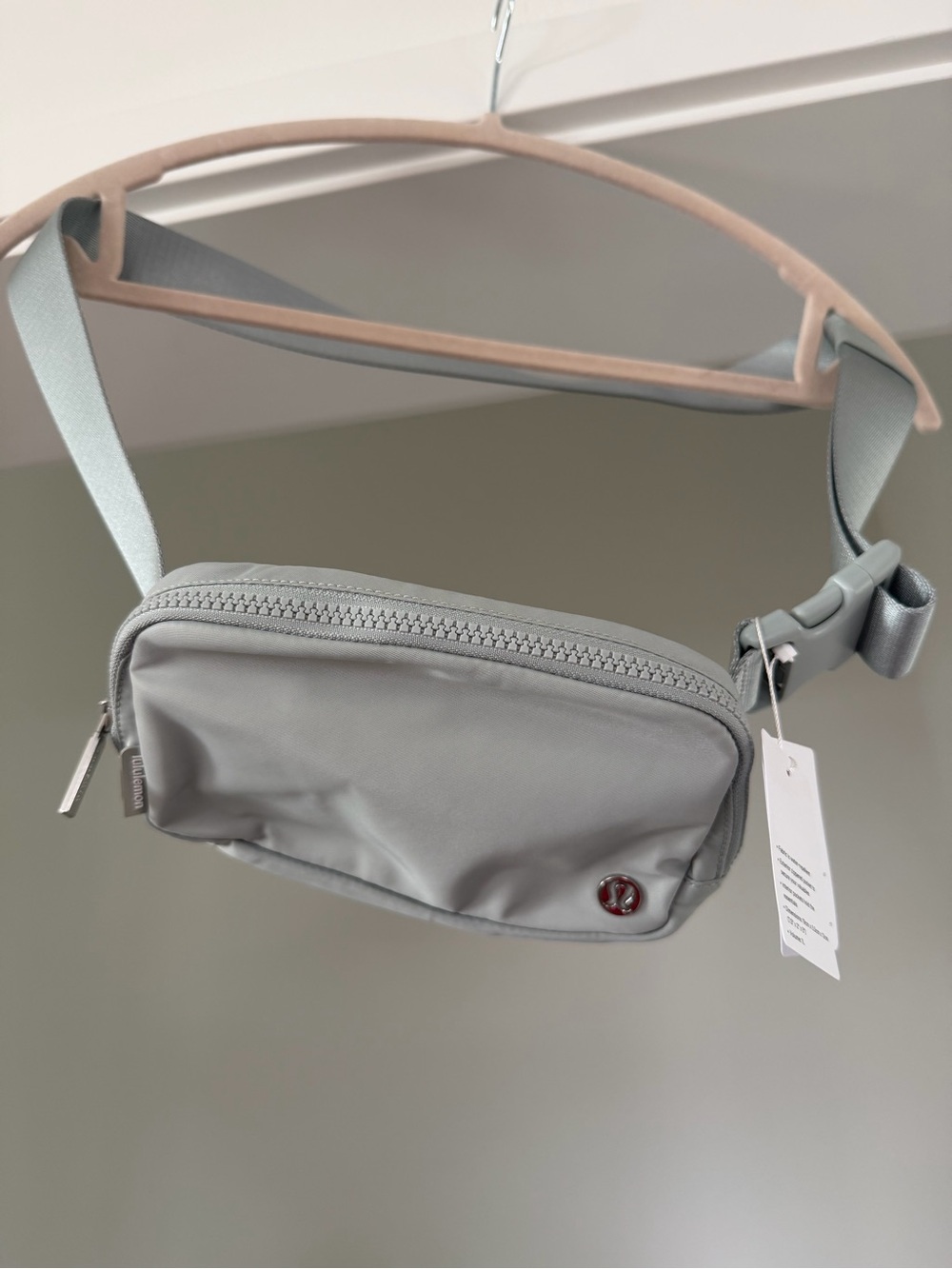 NWT lululemon everywhere belt bag in jade green